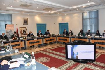 الوالي مهيدية يترأس اجتماعا لعرض الإجراءات البديلة للتهريب المعيشي بمعبر سبتة.. ويزور منطقة الأنشطة الاقتصادية بالفنيدق